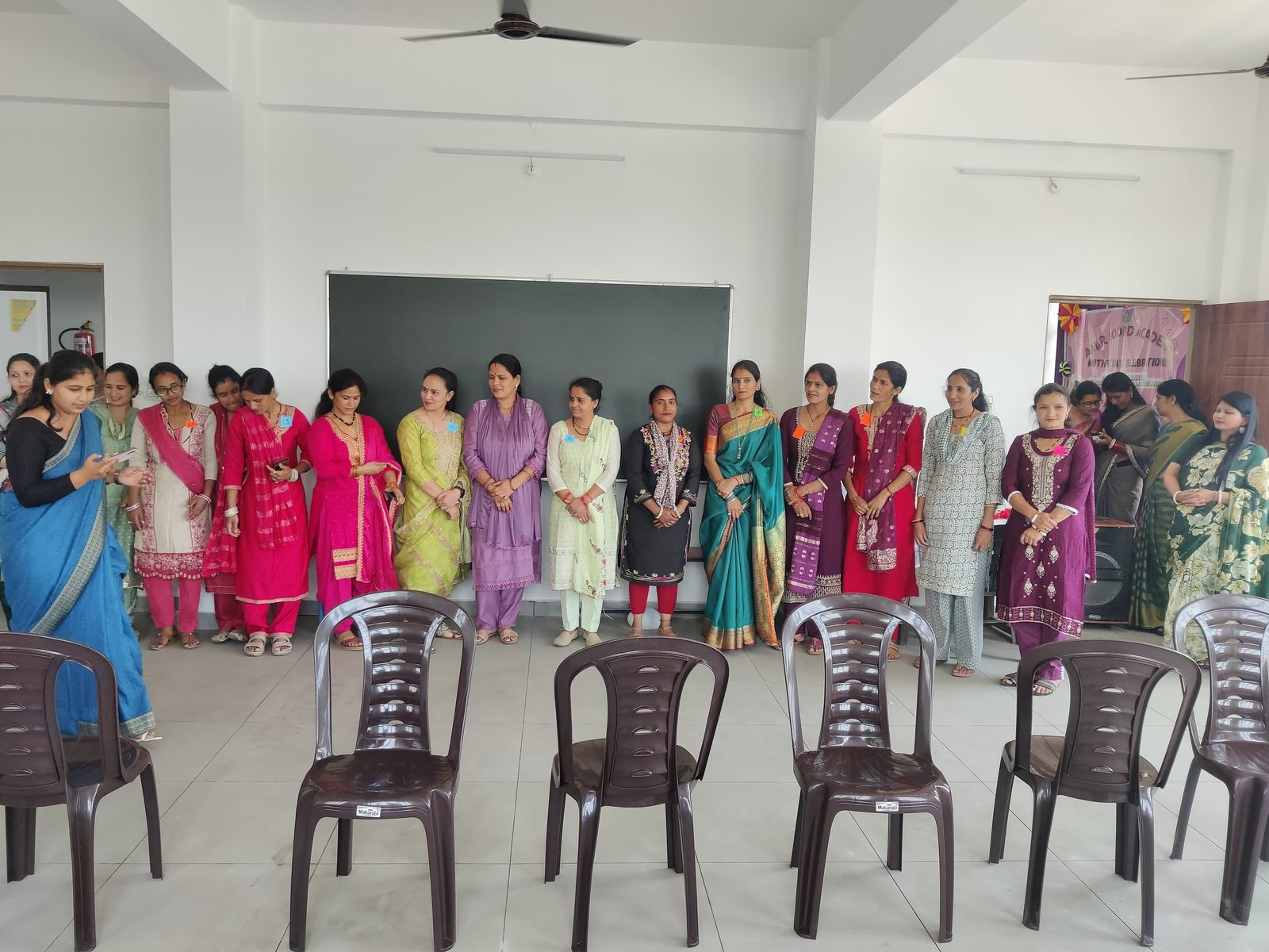 Early years activity with mothers at Amar Boond Academy